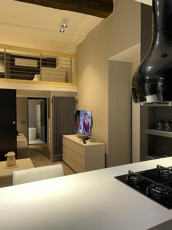 Portici Design Suite - Historical Center Bolonya Dış mekan fotoğraf