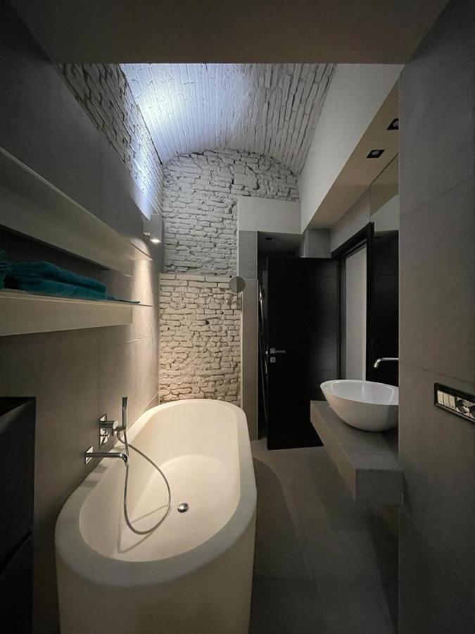 Portici Design Suite - Historical Center Bolonya Dış mekan fotoğraf