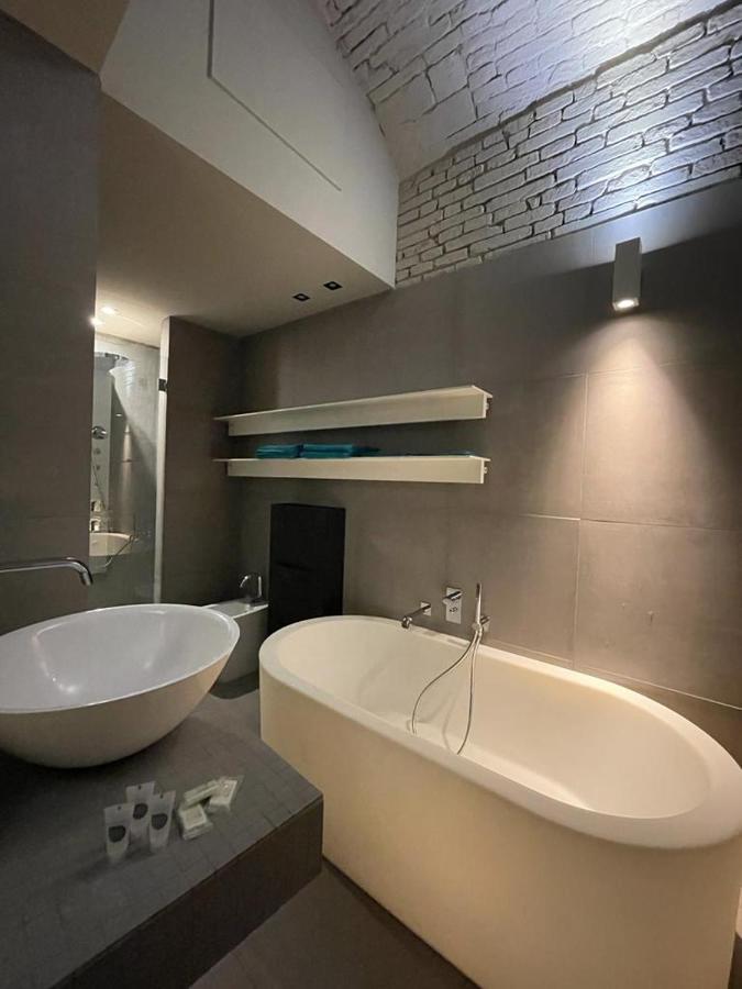 Portici Design Suite - Historical Center Bolonya Dış mekan fotoğraf